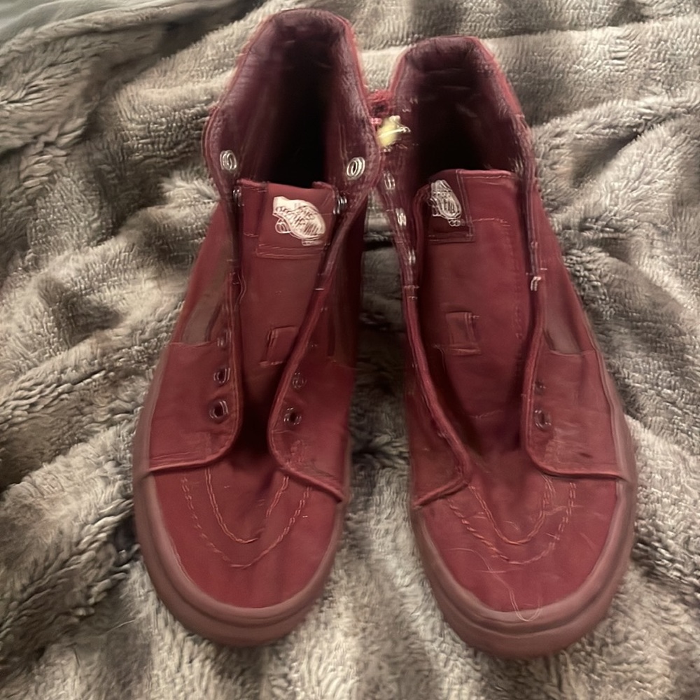 Vans - Picture 2 of 4